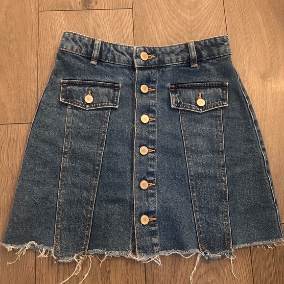 Zara Denim Skirt - Picture 2 of 4